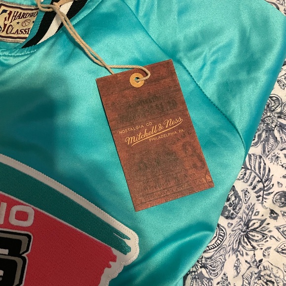 Sam Antonio Spurs Mitchell & Ness Satin Jacket - Picture 15 of 16